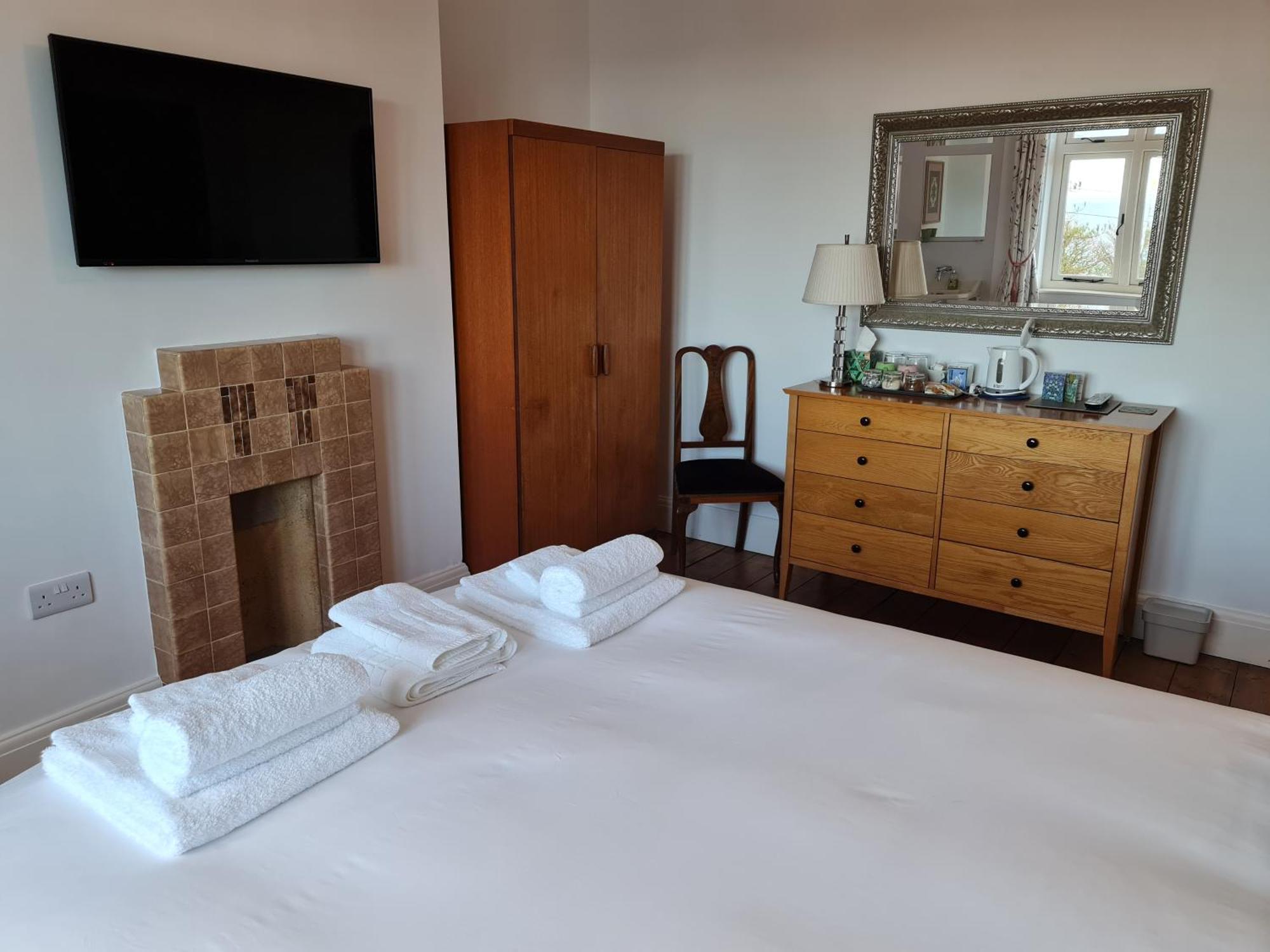 Newberry Wood Guesthouse Ilfracombe Oda fotoğraf